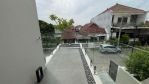 thumbnail-rumah-baru-mewah-ala-villa-daerah-manyar-tompotika-13