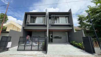 Rumah baru Aesthetic Manyar Kertoadi Surabaya Timur