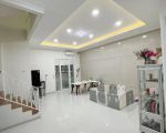 thumbnail-rumah-minimalis-semi-furnish-sutorejo-utara-4